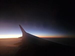 비행기에서 찍은 석양 사진